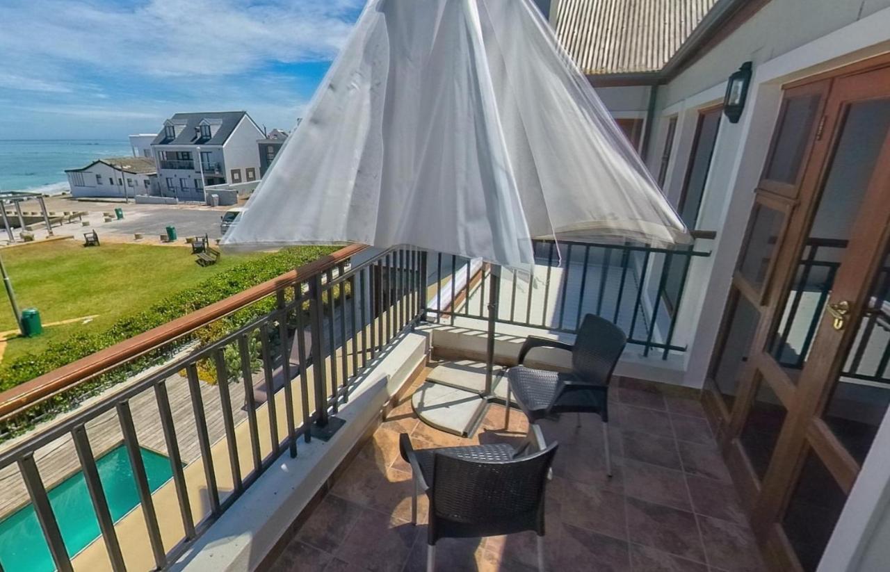 בלוברגסטראנד Blaauw Village Guest House מראה חיצוני תמונה