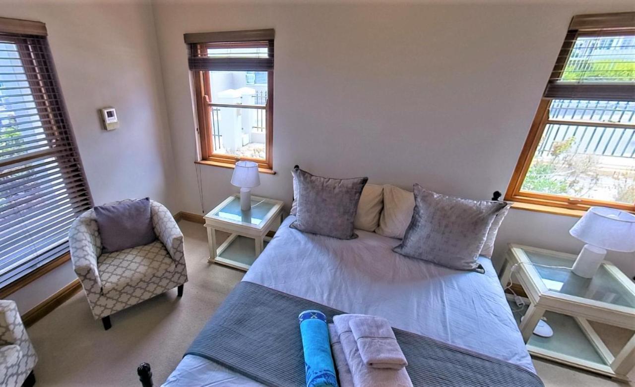 בלוברגסטראנד Blaauw Village Guest House מראה חיצוני תמונה